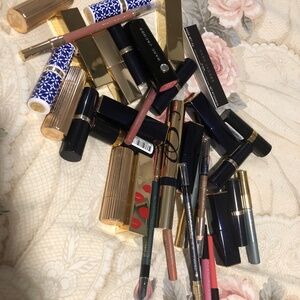 Huge bundle of used lip and eyeliner Estée Lauder mostly